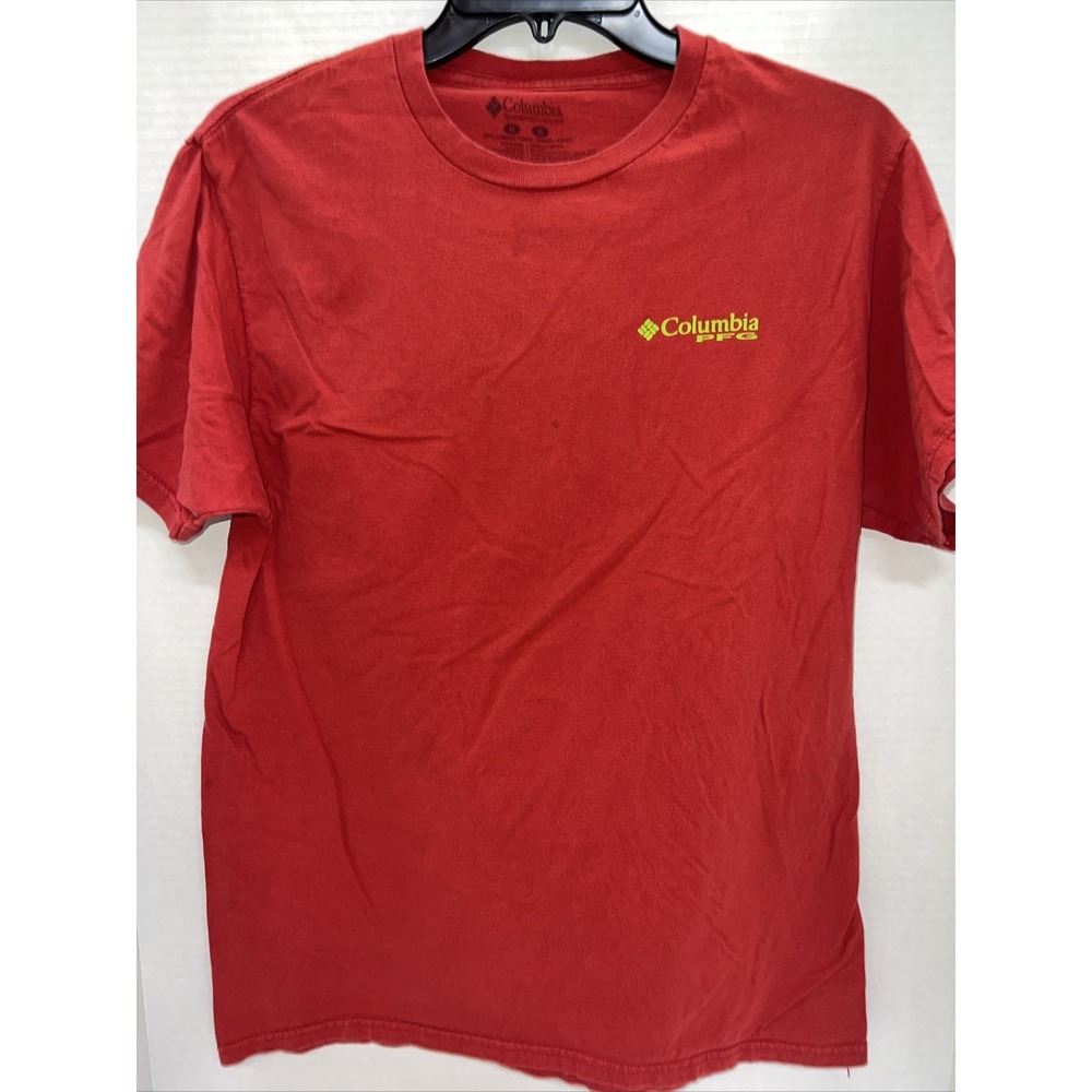 Columbia T Shirt Men's medium Red Short Sleeve Fish
